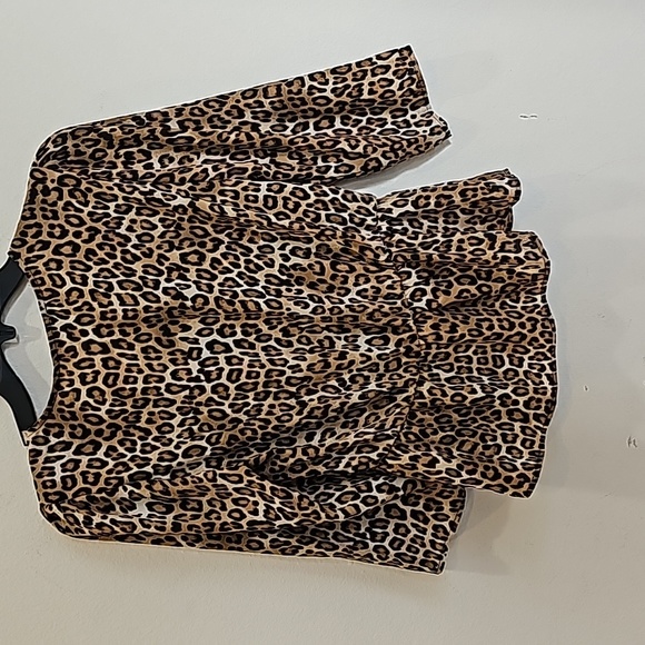 White & Black  Blouse leopard print 3/4 Sleeves Lightweight sheer  NWT - Picture 4 of 9